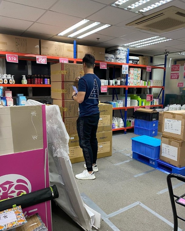 陈庭欣称男友店铺有口罩卖引抢购