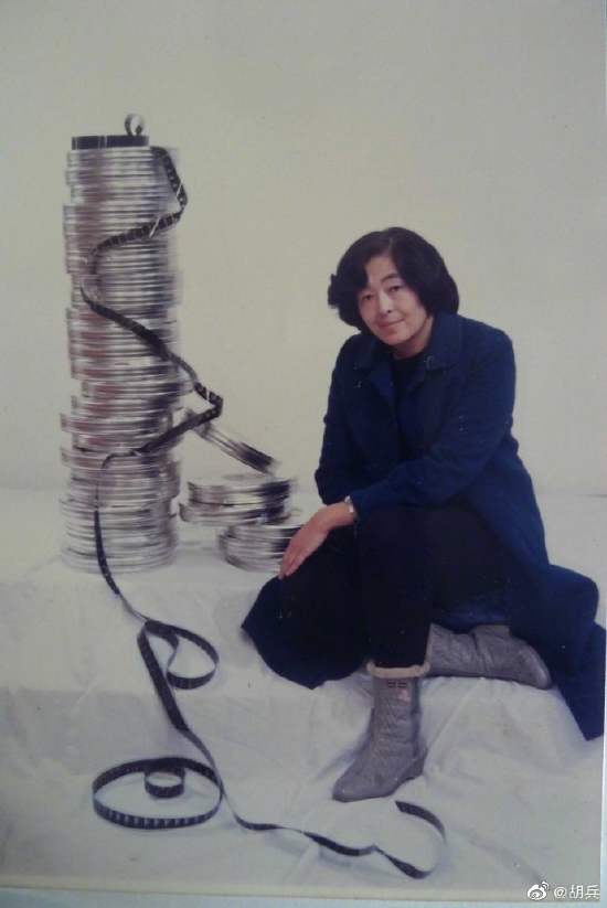 胡兵发文悼念黄蜀芹导演:黄导教会我专业的表演