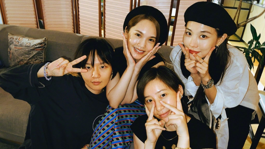 杨丞琳晒姐姐们合照 与王霏霏李斯丹妮周笔畅开心甜笑