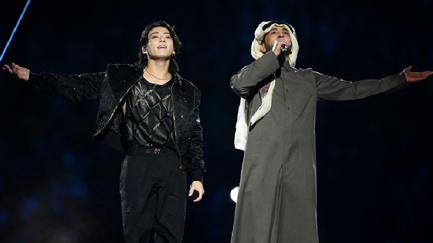 田柾国亮相卡塔尔世界杯开幕式 唱主题曲《Dreamers》