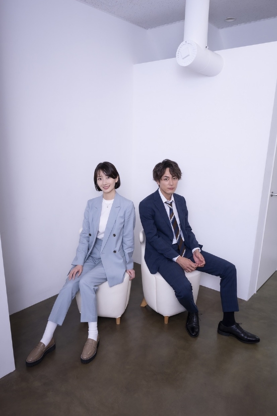 波瑠、间宫祥太朗合作日剧《魔法改造》