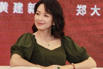 章子怡生图温柔大方