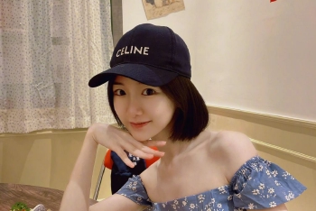 毛晓彤晒重阳节花絮照