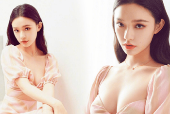 林允小秀酥胸身姿曼妙