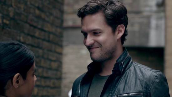 《lucky man》,该剧的脚本由老爷子亲自创作,而这也是他首次执导英剧