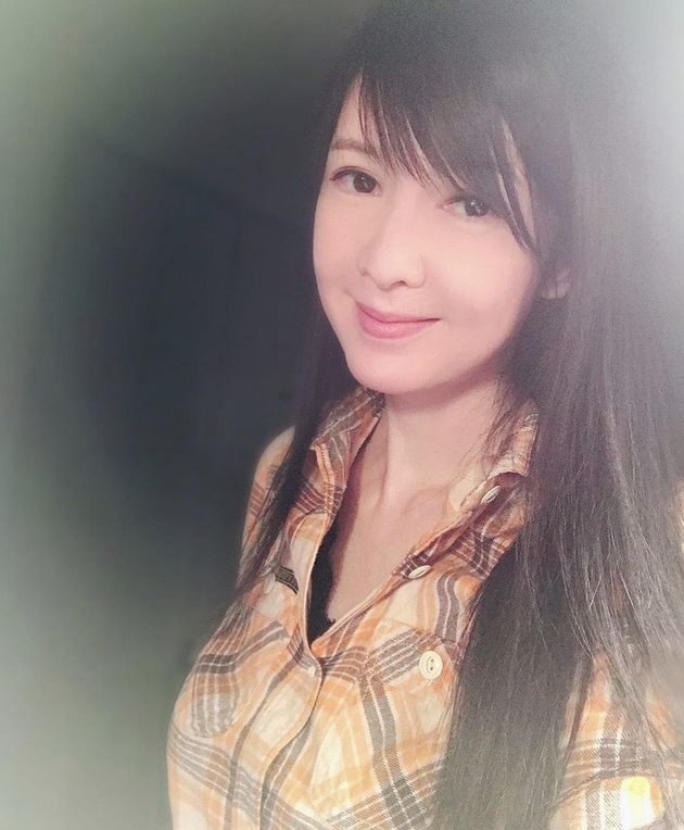 周慧敏晒自拍