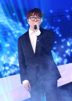 毛不易深情献唱感染全场