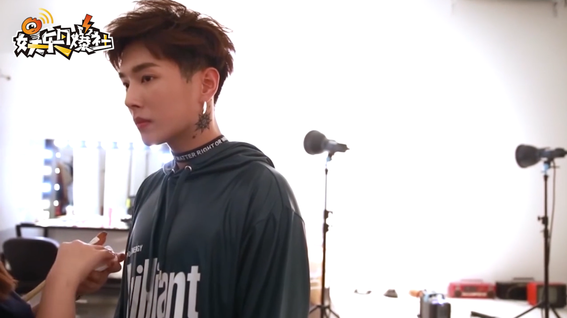 李汶翰疑发文斥私生