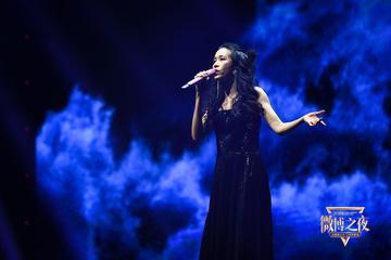 莫文蔚演唱《如初之光》画面唯美