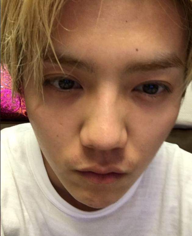 鹿晗素颜长这样晒直男角度自拍粉丝狂点赞