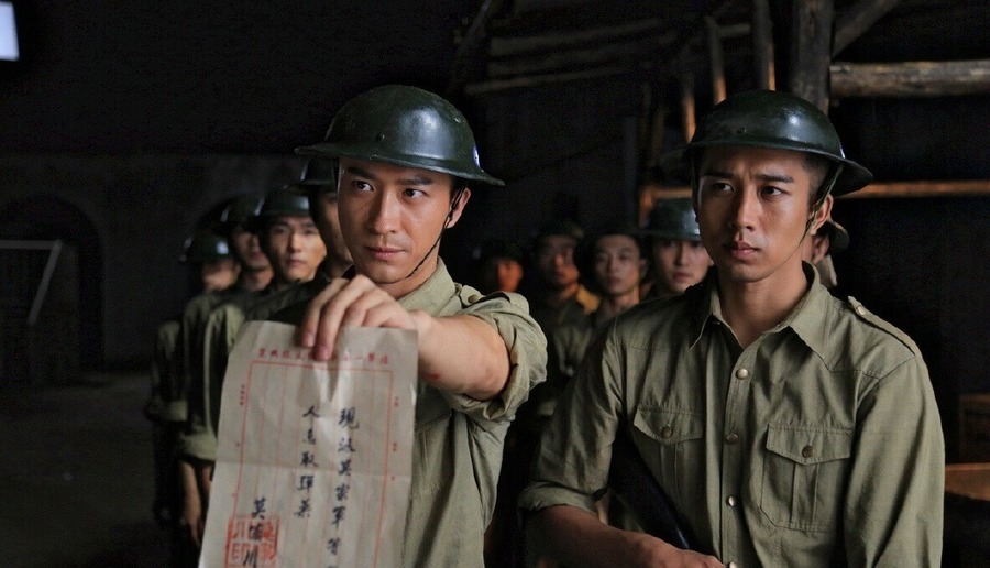 海报剧照剧情:广西桂林战事紧急,始安城中学"小霸王"莫家军,"小宋江"