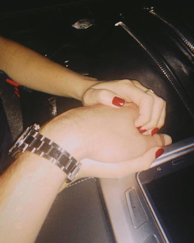 断眉charlieputh公开恋情晒甜蜜牵手照撒狗粮