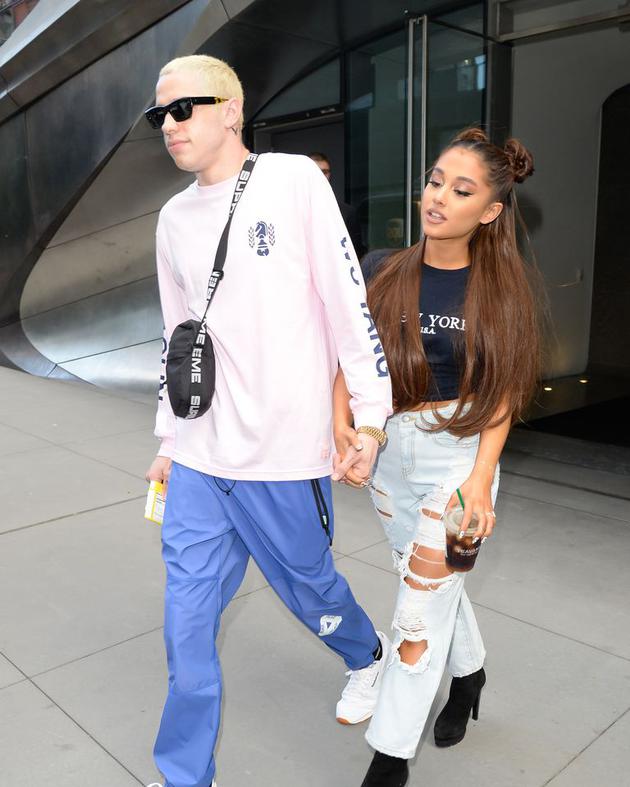 a妹与未婚夫分手取消婚约退还约10万美金的钻戒