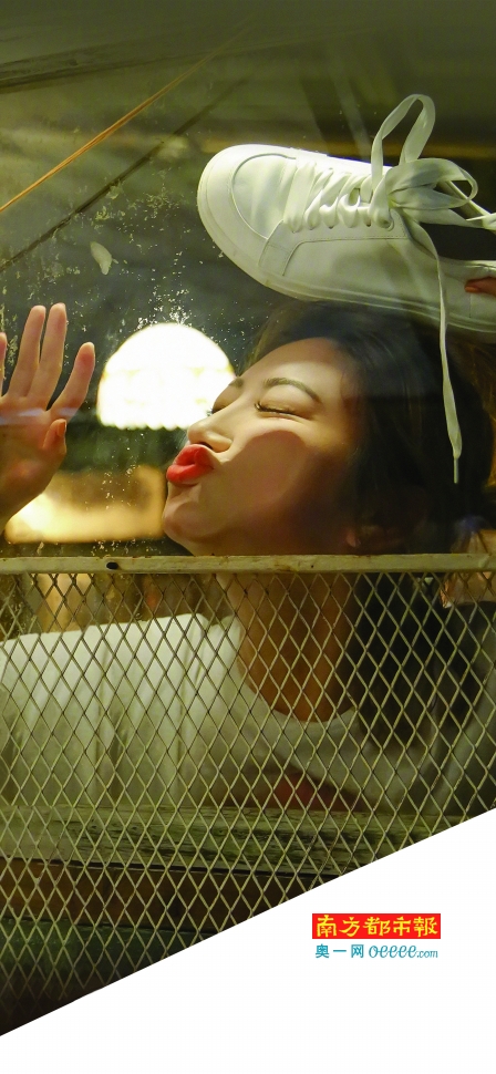 景甜不介意毁形象的演出 夸赞陈晓不是"彩虹屁"