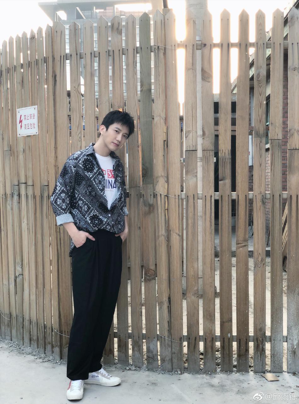 邱雨铄资料页_娱乐资料库_新浪娱乐_新浪网