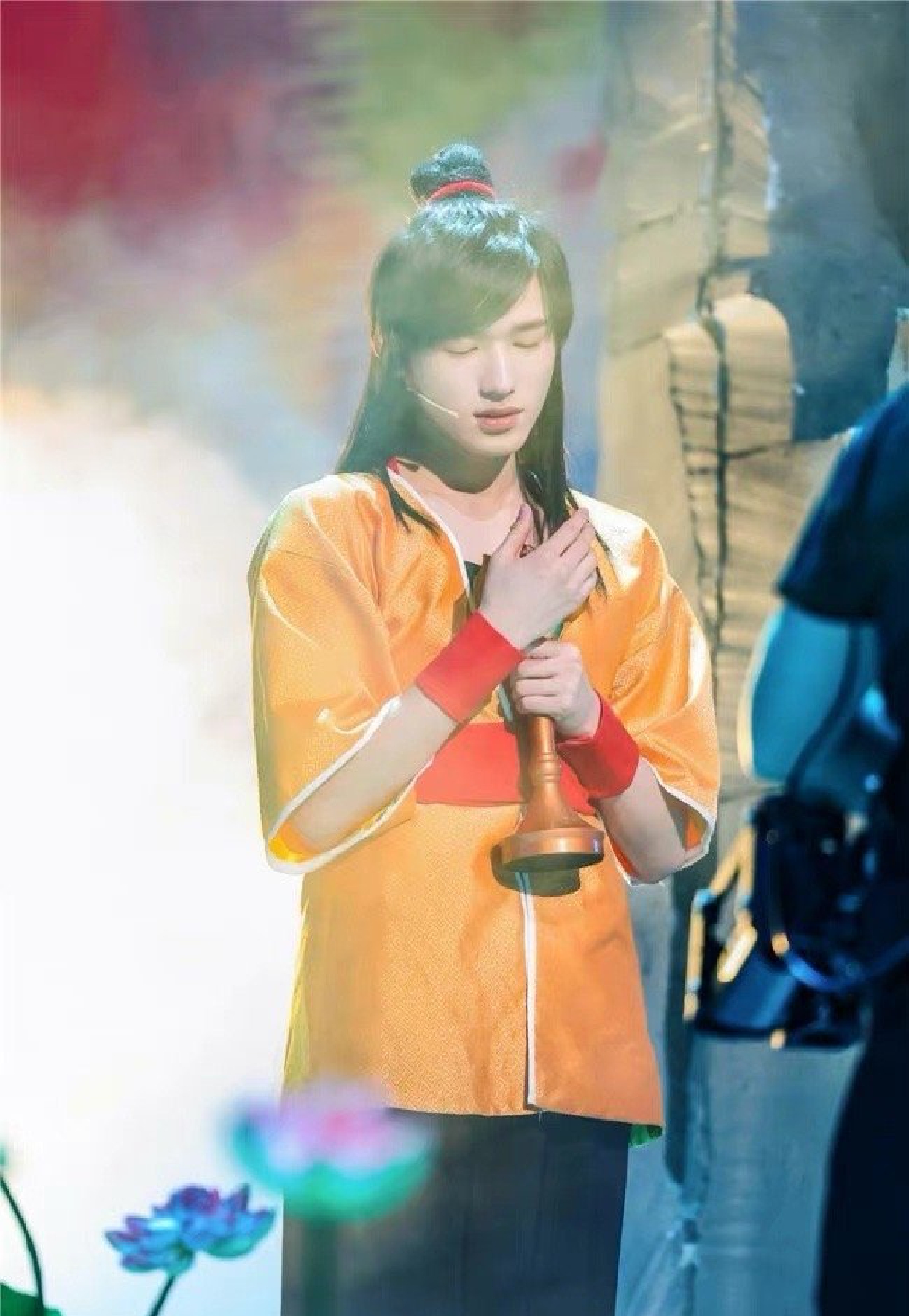 组图：宋亚轩cos《宝莲灯》沉香演唱《想你的365天》代入感强第3张图片