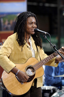 据外媒报道,创作型才女歌手特蕾西-查普曼(tracy chapman)声称饶舌