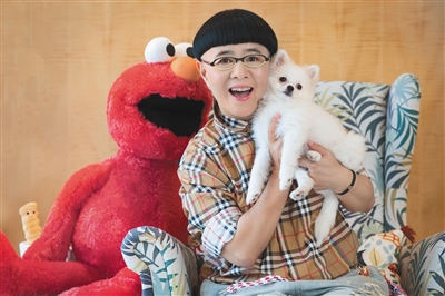 "金龟子"刘纯燕:太受小朋友欢迎导致女儿吃醋