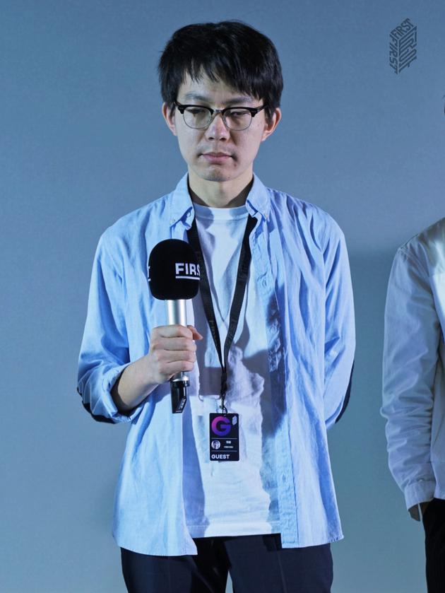 《大象席地而坐》摄影师范超