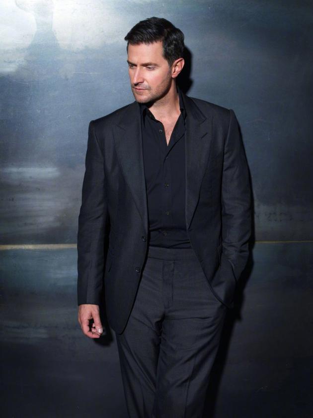 大舅理查德阿米蒂奇曾参与试镜蝙蝠侠