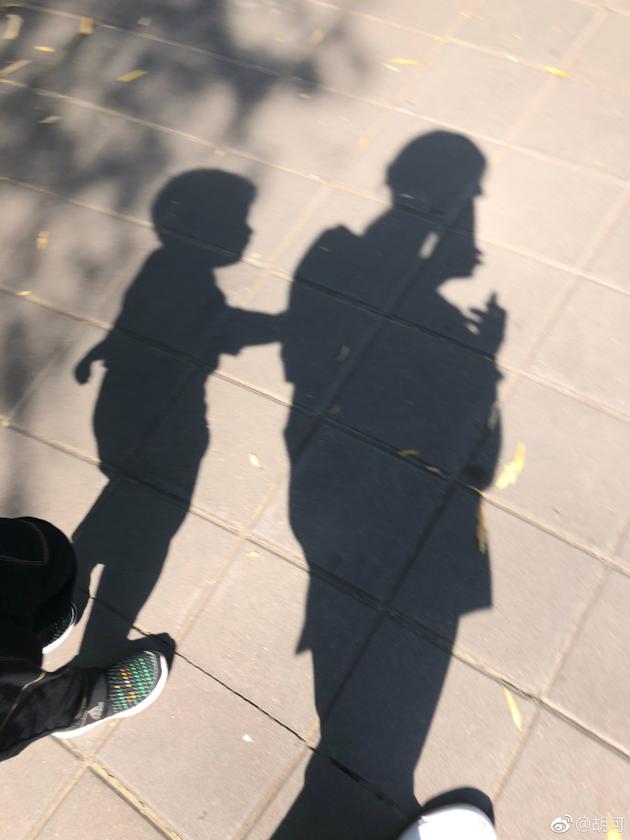 胡可与小鱼儿剪影