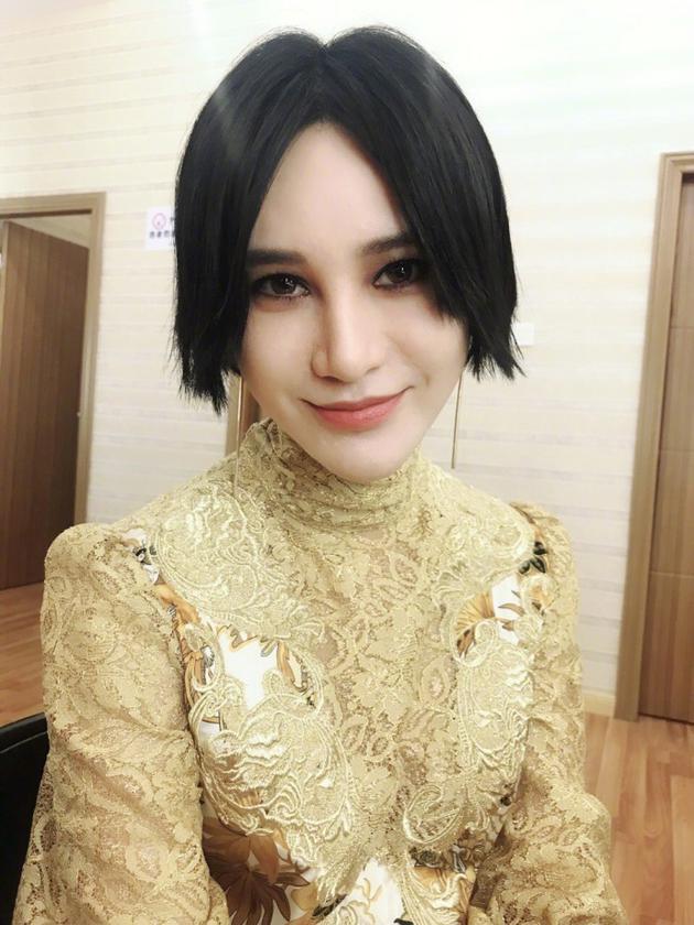 超女夺冠十二周年尚雯婕感叹大家辛苦了