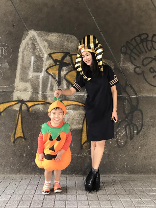 张家慧与儿子变装