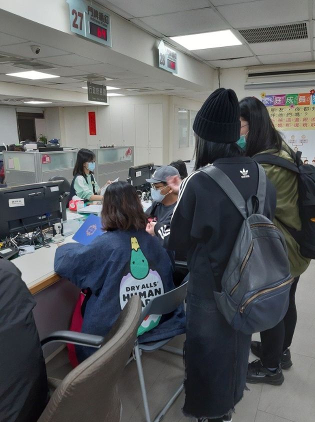 黃子佼孟耿如挂号娶亲