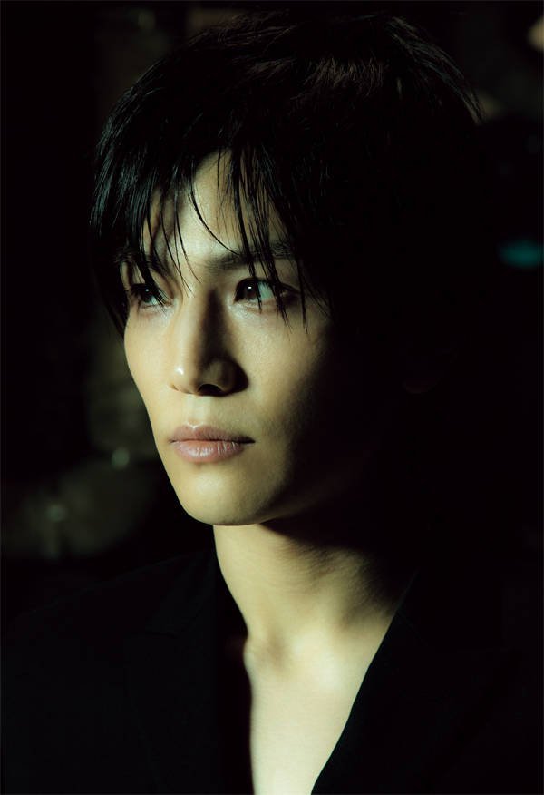 岩田刚典第三部写真集《Spin》