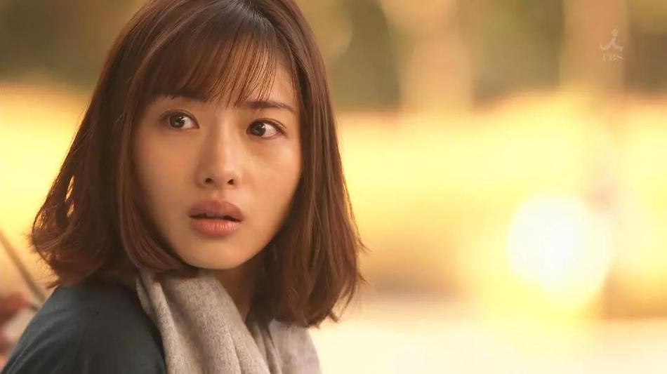 海报剧照剧情:在"非自然死亡原因研究所"(简称"udi")工作的三澄美琴