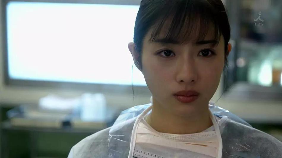 在"非自然死亡原因研究所"(简称"udi")工作的三澄美琴(石原里美饰)是