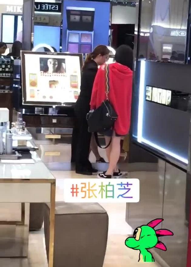 張柏芝在新加坡外出購物