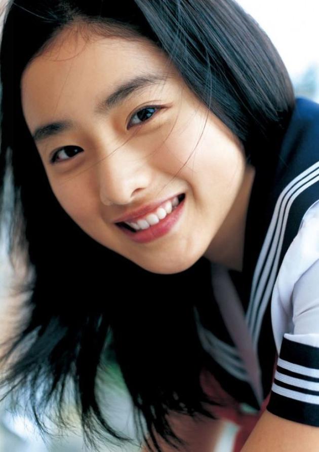 石原里美首部写真集发行电子版16岁水手服再现