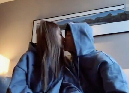 PGone与李小璐去年最痛苦的时候，拍视频互相鼓励，PGone与李小璐的亲吻视频 热门事件 第1张