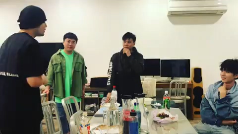 周杰伦精准“读心”王俊凯助理 众人惊:不会吧!