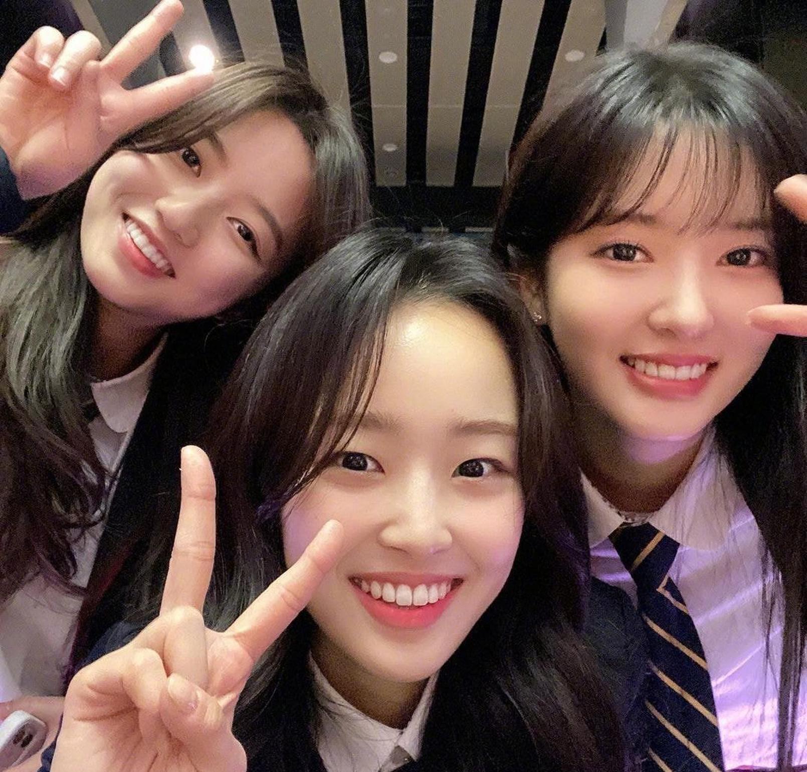 組圖：青雅藝高學霸組！《頂樓》露娜恩星雪雅同框自拍