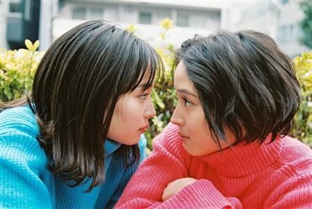 左起广濑丝丝、广濑爱丽丝合影