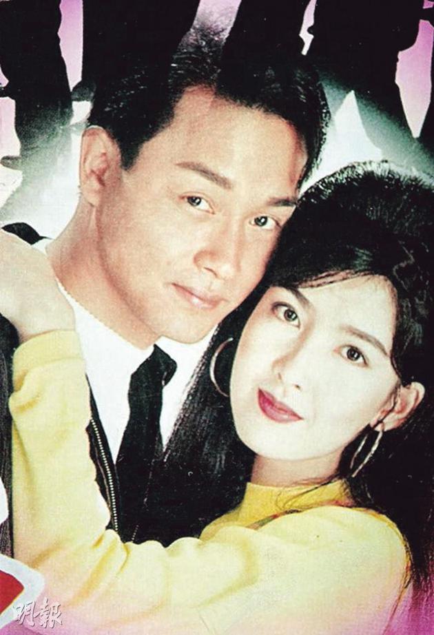 周慧敏（右）悼念张国荣，并上传当年合拍电影《蓝江传》的剧照。