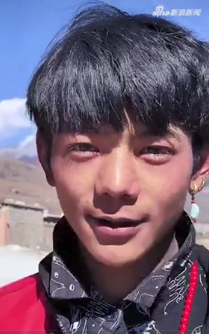 四川甘孜20岁藏族小伙丁真
