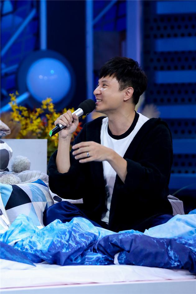 《天天》朱桢曝奇葩睡眠习惯 天天兄弟陷睡眠困扰