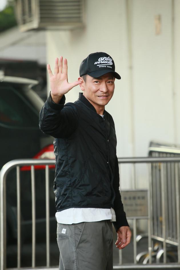 古巨基演唱会坠台后继续第三场刘德华任嘉宾