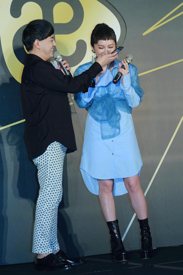 飞录音给师姐杨乃文