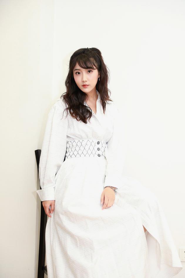 李艺彤
