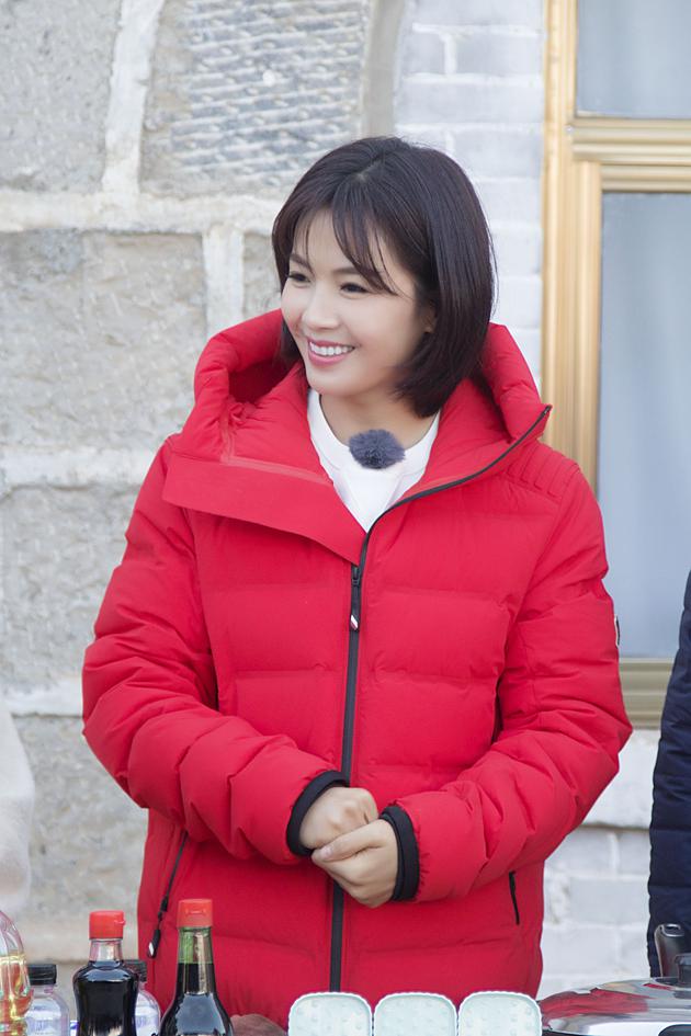 刘涛订货会卖力表演 助村民完成销售目标