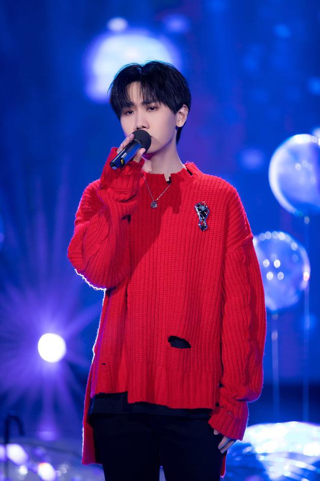 汪苏泷《不服》表态度 变鸡汤型教练成游戏黑洞