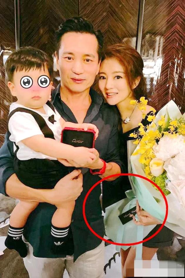 安以轩二胎孕肚首曝光一家人庆结婚纪念日超温馨 台湾明星资讯 新闻吧 安以轩二胎孕肚首曝光一家人庆结婚纪念日超温馨 台湾明星资讯 新闻吧