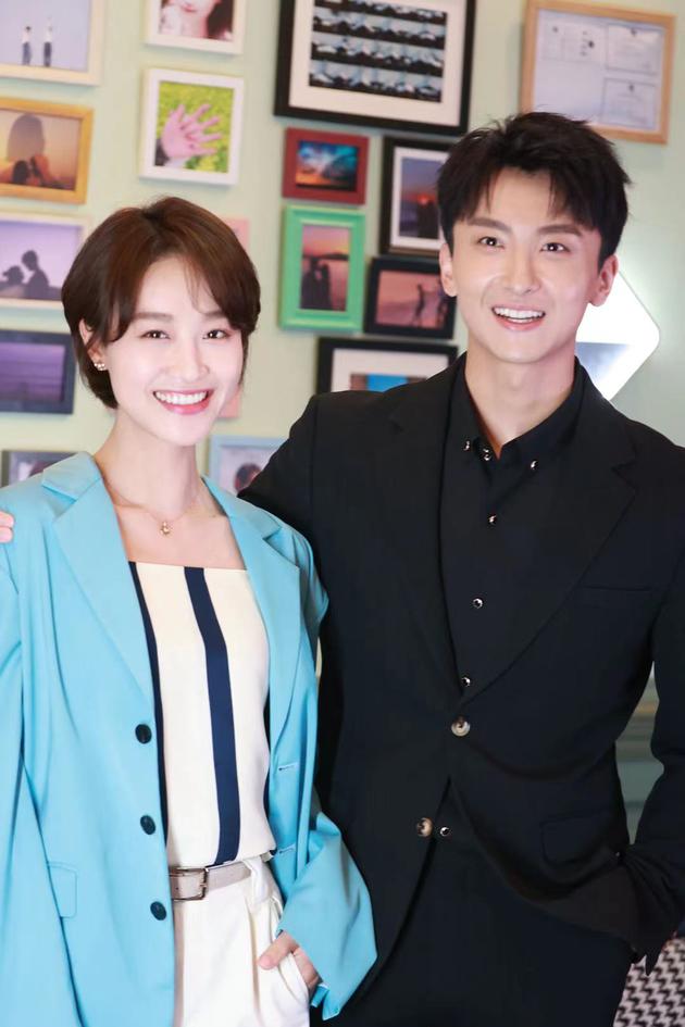 婆婆的镯子杀青蓝盈莹牛骏峰持证上岗