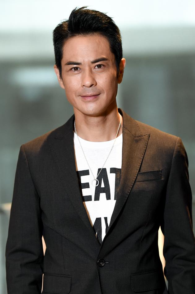 郑嘉颖甜喊老婆婚后以家庭为先生子顺其自然