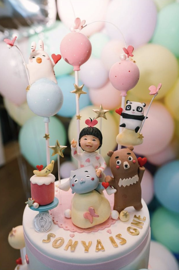 周柏豪为女儿庆1岁生日准备气球蛋糕花足心思 周柏豪 女儿 生日 新浪娱乐 新浪网