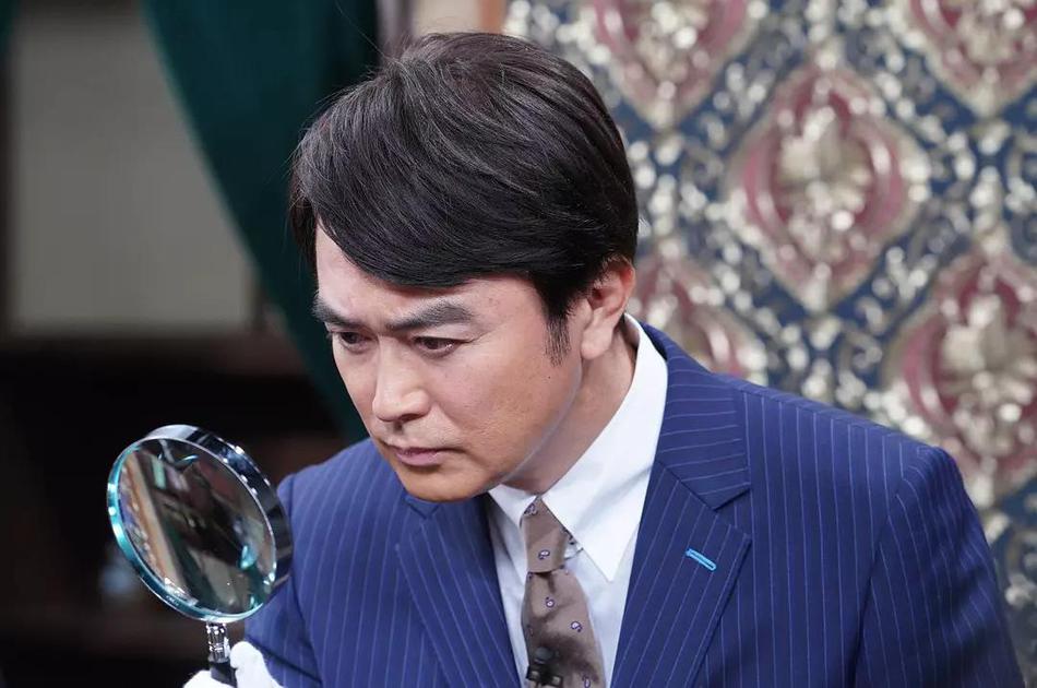 又有些天然的主人公达子(长泽雅美 饰)与新人诈欺师"boku"(东出昌大